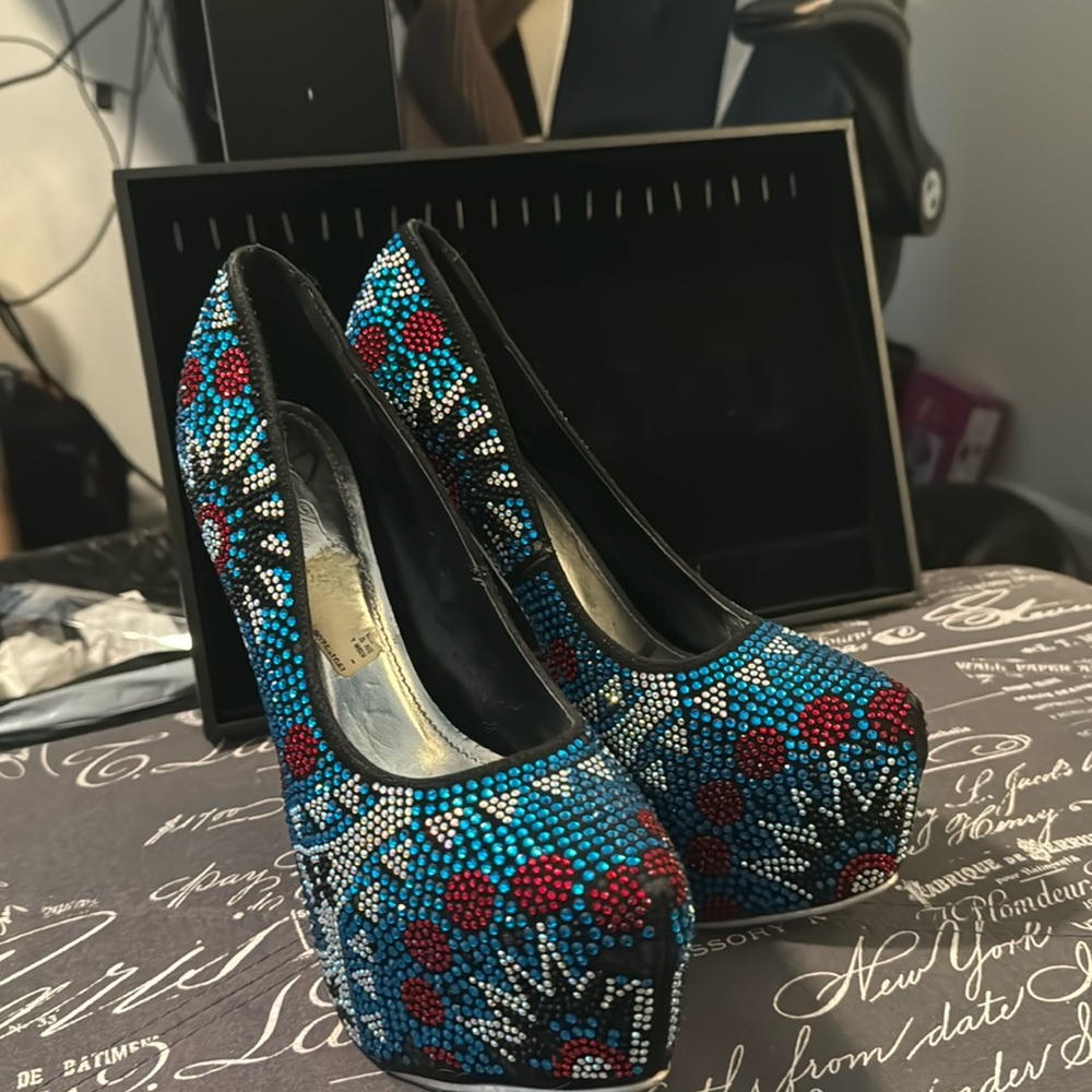 Fashion jeweled heels